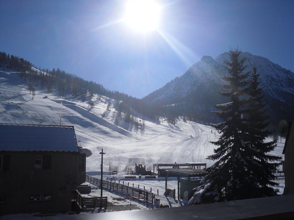 Chalet Saint Bernard Hotel Montgenevre Exterior photo