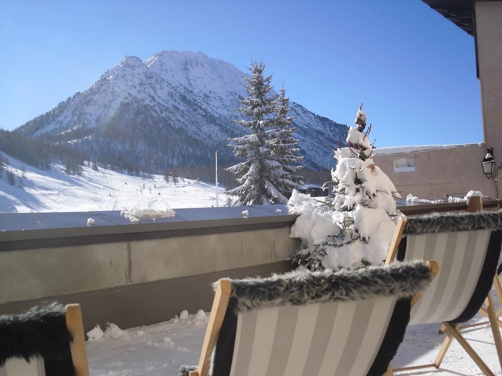 Chalet Saint Bernard Hotel Montgenevre Exterior photo