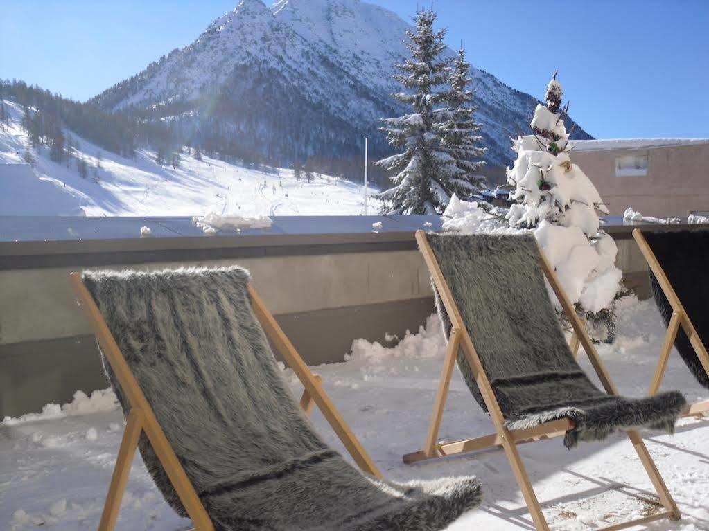 Chalet Saint Bernard Hotel Montgenevre Exterior photo